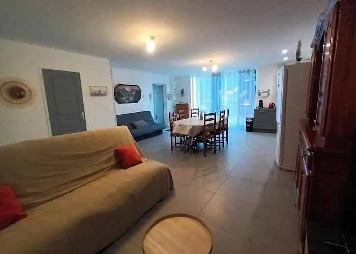 Appartement En Rez-De-Chaussee